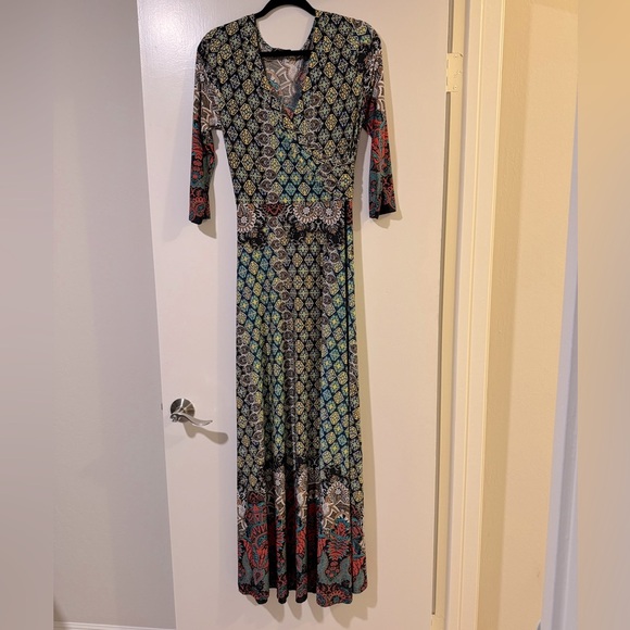 Gingerella Dresses & Skirts - NWOT 3/4 sleeve Multicolor Patterned Maxi Dress size large